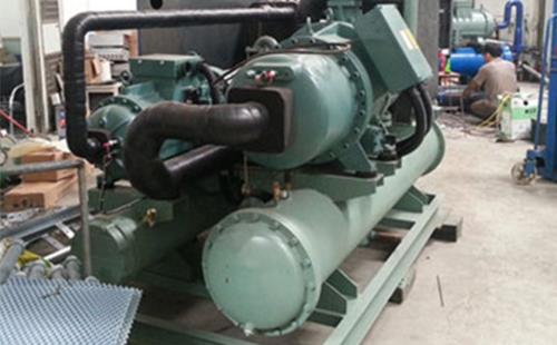 工廠第車(chē)間螺桿